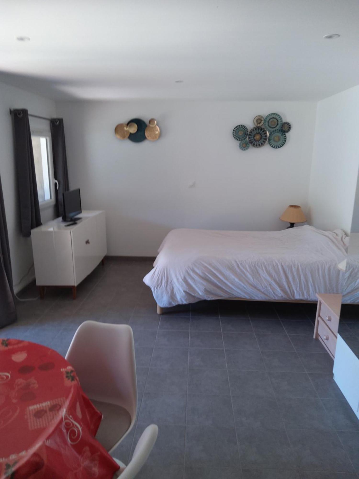 Meuble Avec Cour Apartment Sotteville-les-Rouen Bagian luar foto