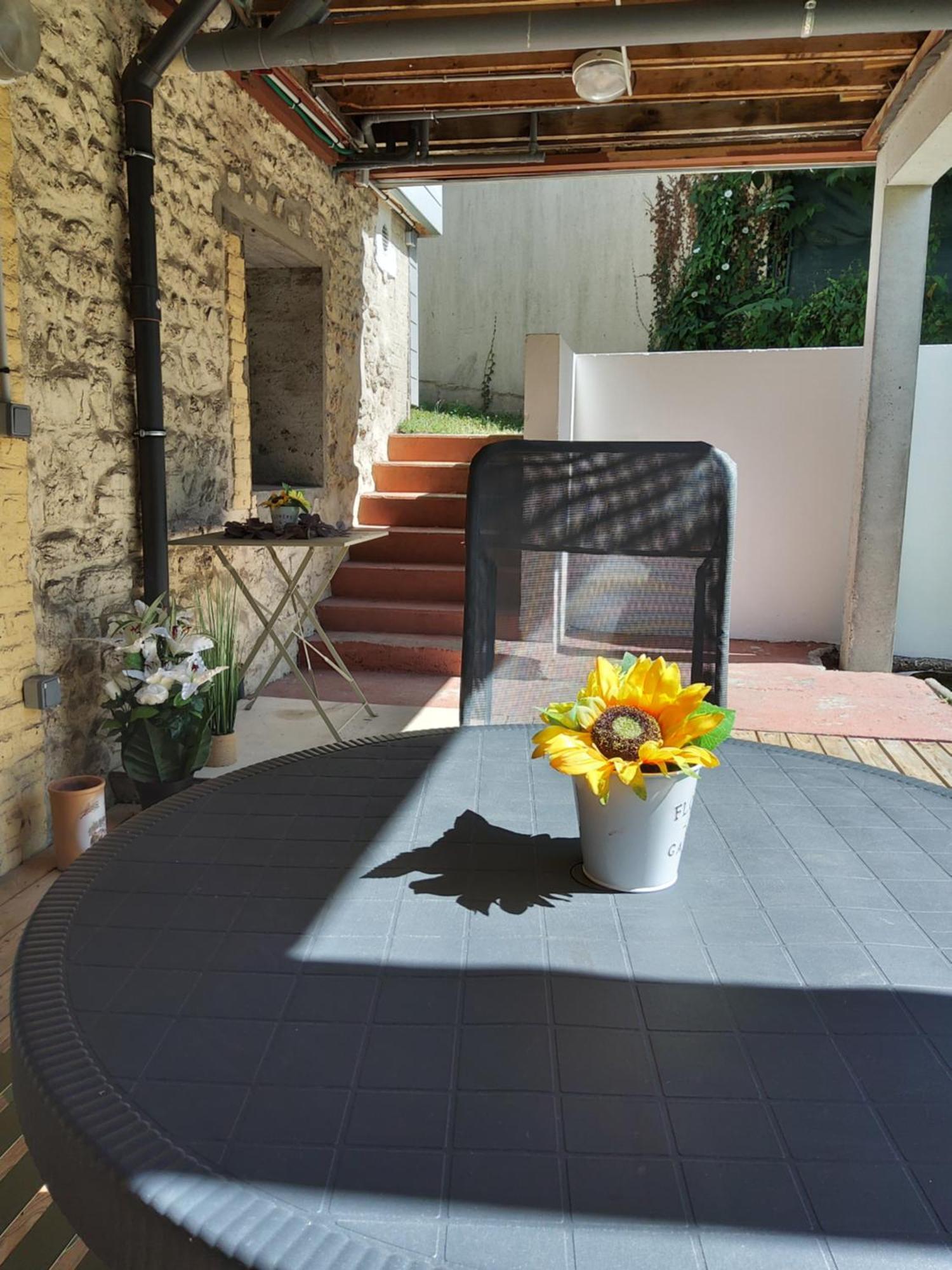 Meuble Avec Cour Apartment Sotteville-les-Rouen Bagian luar foto