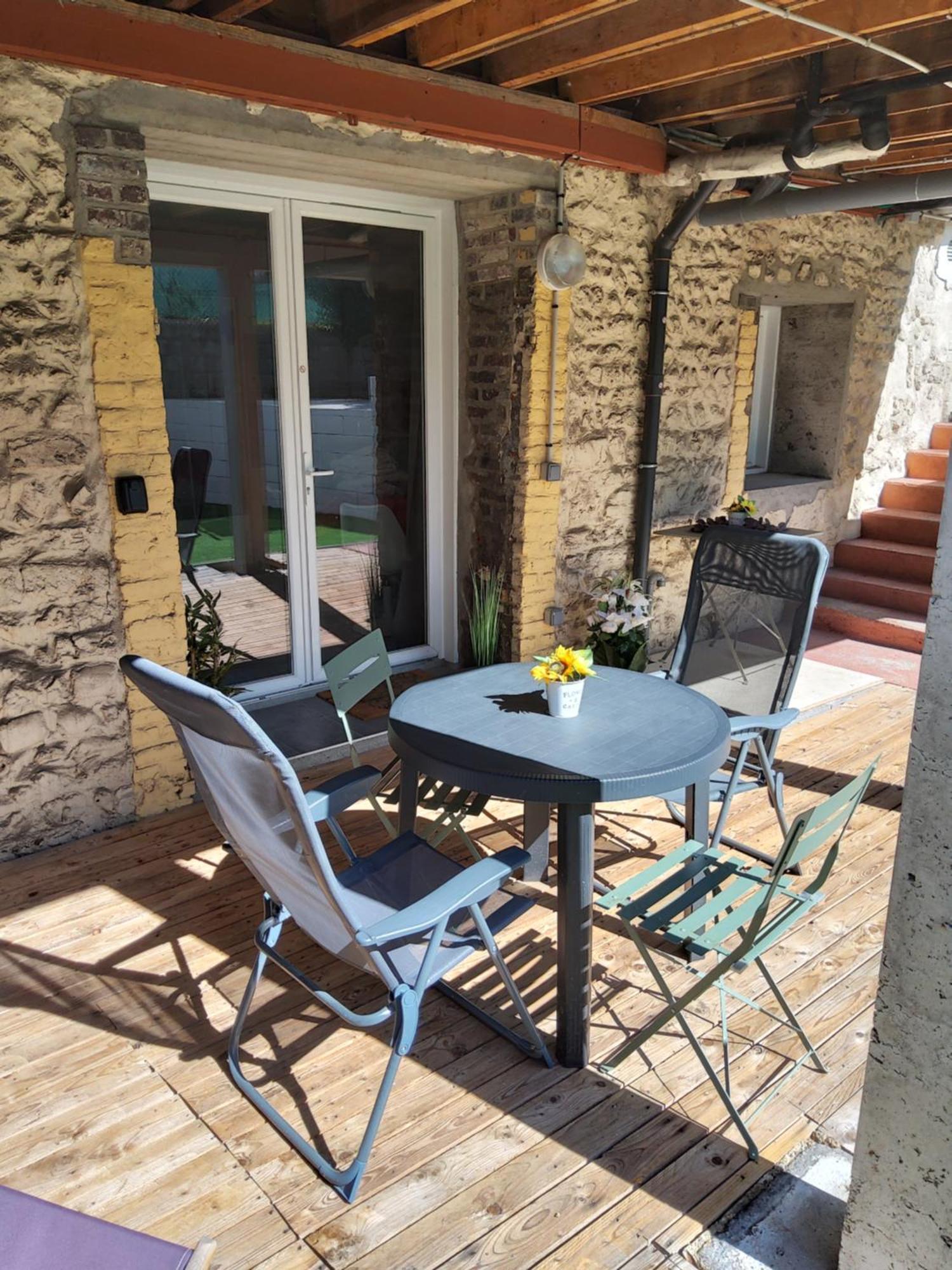 Meuble Avec Cour Apartment Sotteville-les-Rouen Bagian luar foto