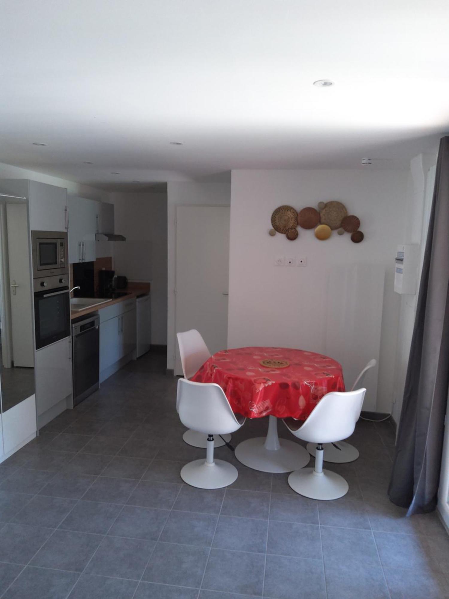 Meuble Avec Cour Apartment Sotteville-les-Rouen Bagian luar foto